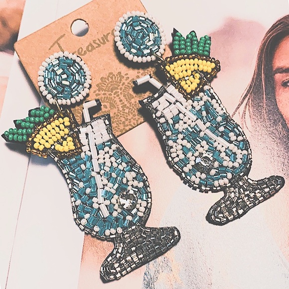 NWT Treasure Pina Colada Beaded Earrings - Picture 5 of 6